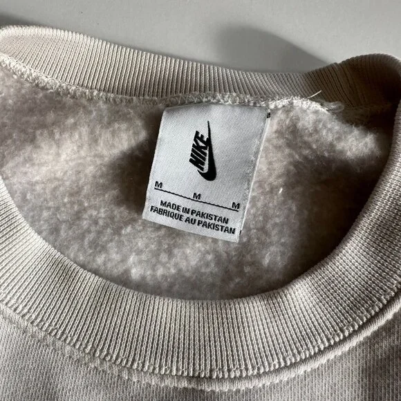 NIKE Solo Swoosh Phantom White Crew Neck Sweatshirt - Men's Medium - CV0554-030 - Picture 4 of 6